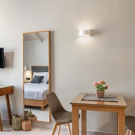 Alektor Luxury Apartament *