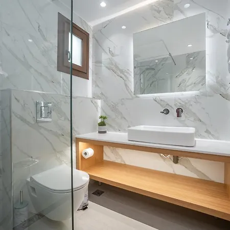 Alektor Luxury Апартаменты *